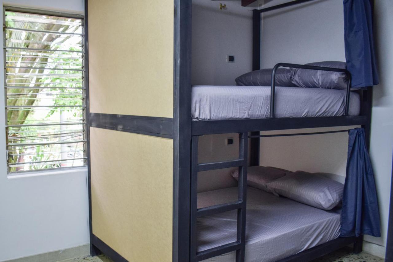 Area 51 Hostel Medellín Exteriér fotografie