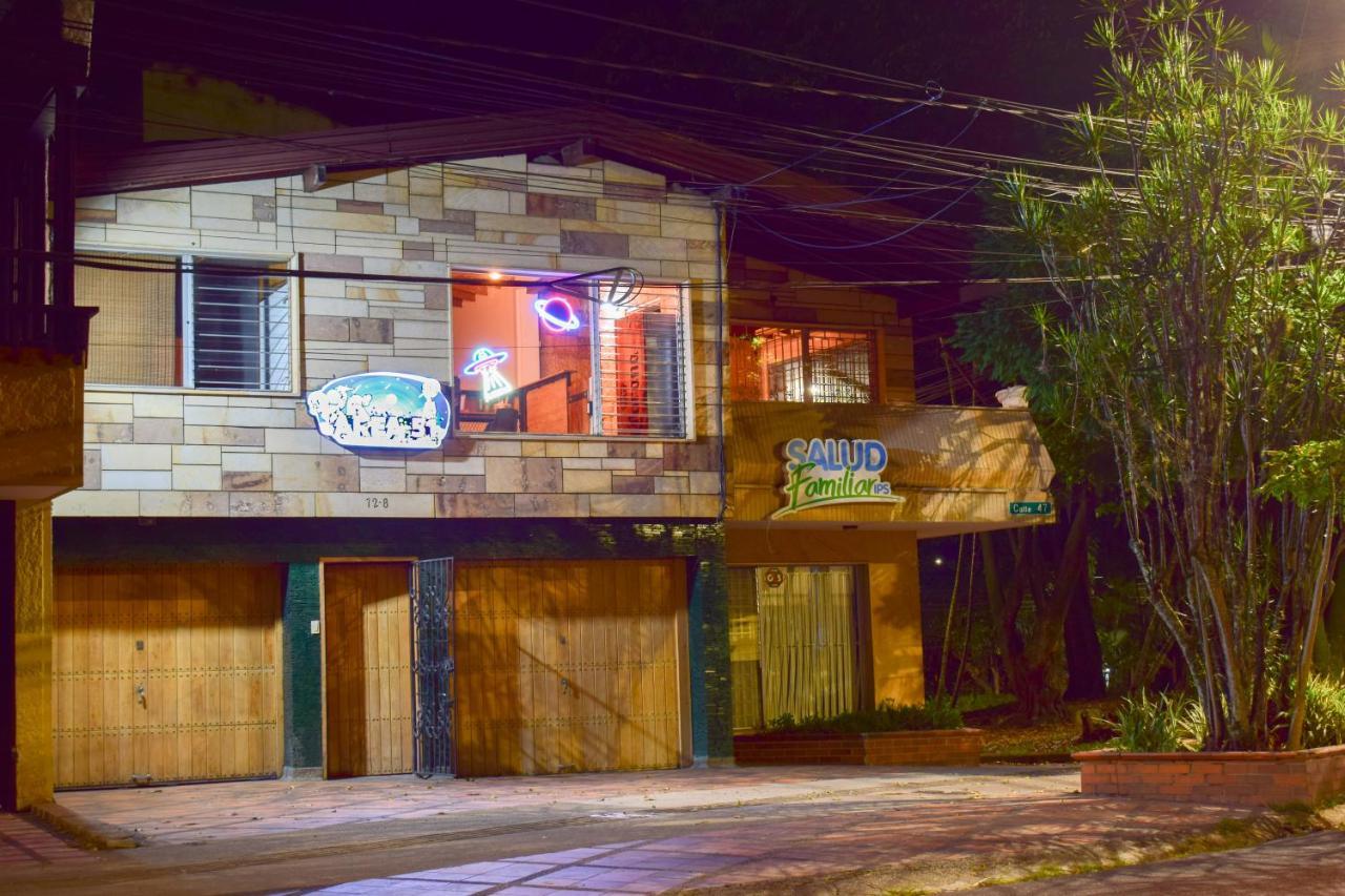 Area 51 Hostel Medellín Exteriér fotografie